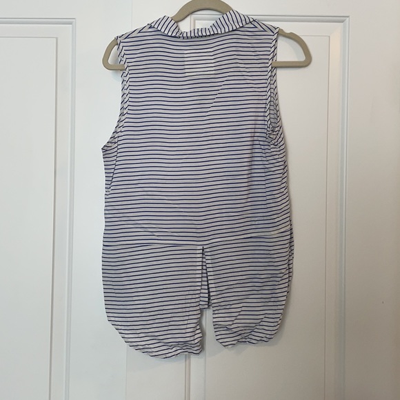 Sleeveless button down blouse with open back white and blue stripe size medium - Picture 3 of 3